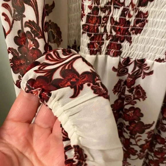 Xhilaration target white red floral smocked top tunic boho ruffle neck medium - Picture 10 of 12